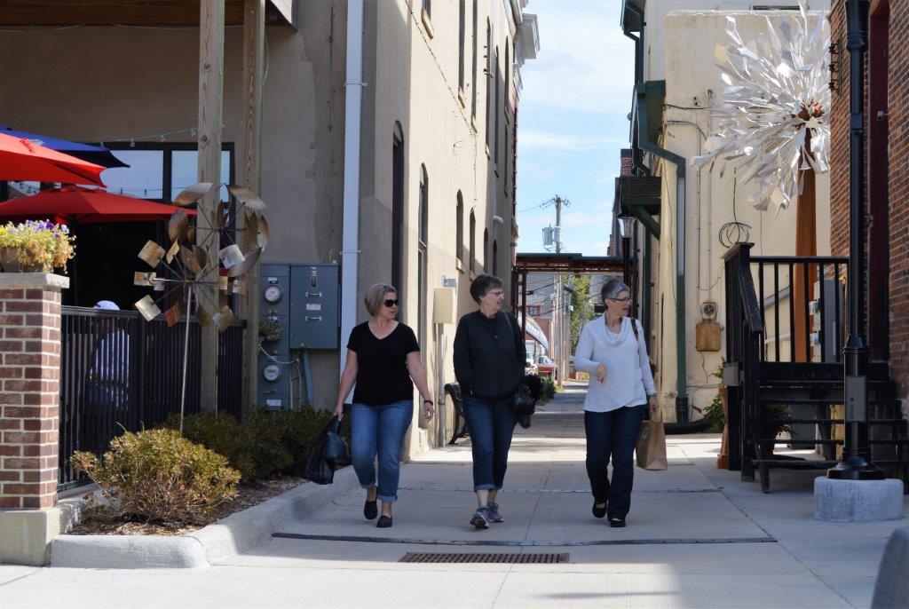 ladies shopping in Uptown