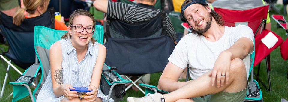 couple at concert