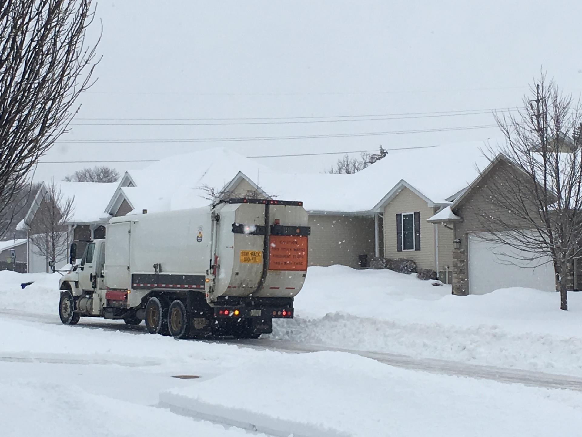 garbage/recycling truck